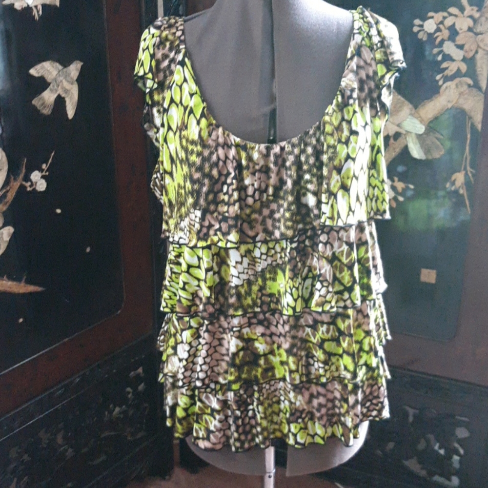 ❤Essentials Snakeskin blouse💞💞
